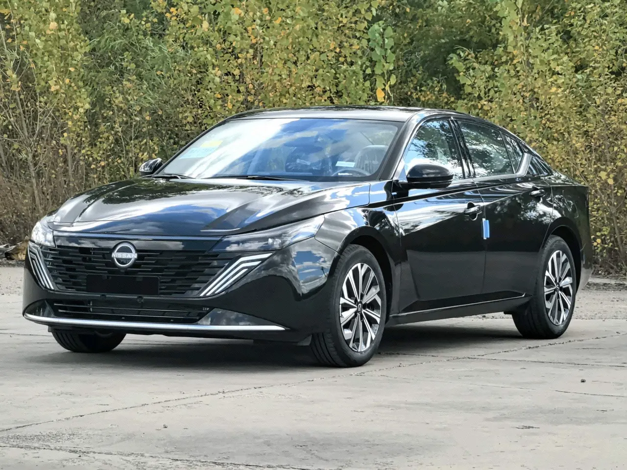 Открыть галерею: Nissan 2026 Teana 2.0 Stepless Hongmeng Cockpit Intelligent Super Comfortable Automatic Gear