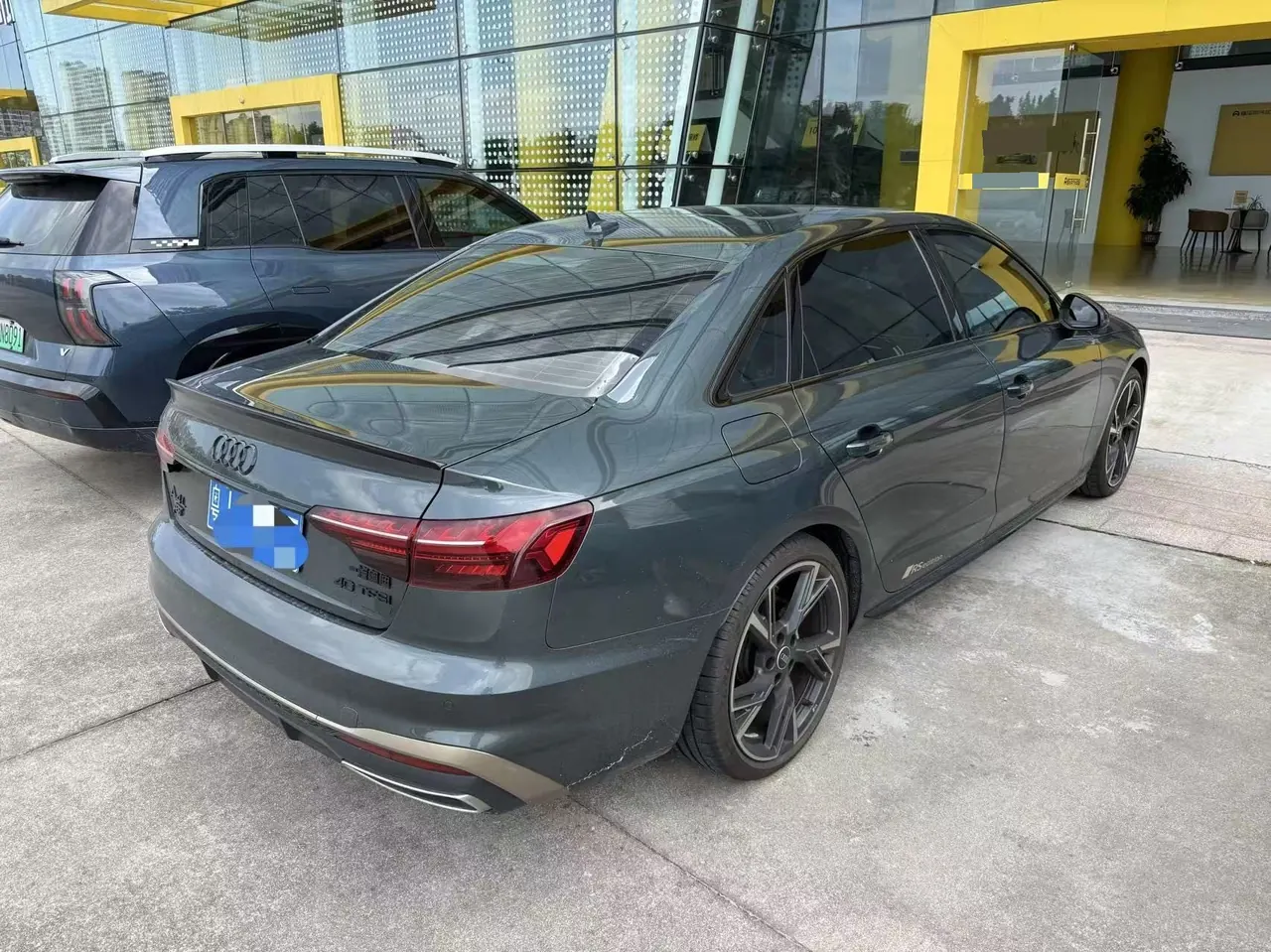Audi 2024 A4L 2.0TFSI 40TFSI Quattro RS Kit Burning Speed Automatic 2