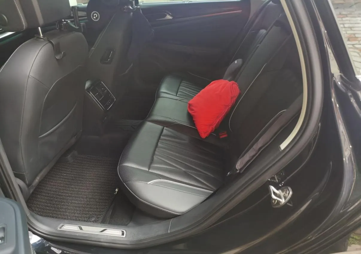 Volkswagen 2023 Passat 2.0TSI 330TSI Deluxe Edition Automatic 5