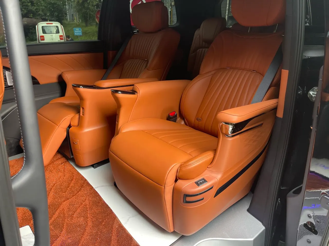 Chuanqi 2026 M8 Double Engine 2.0T HEV Distinguished Edition Automatic Gear 4