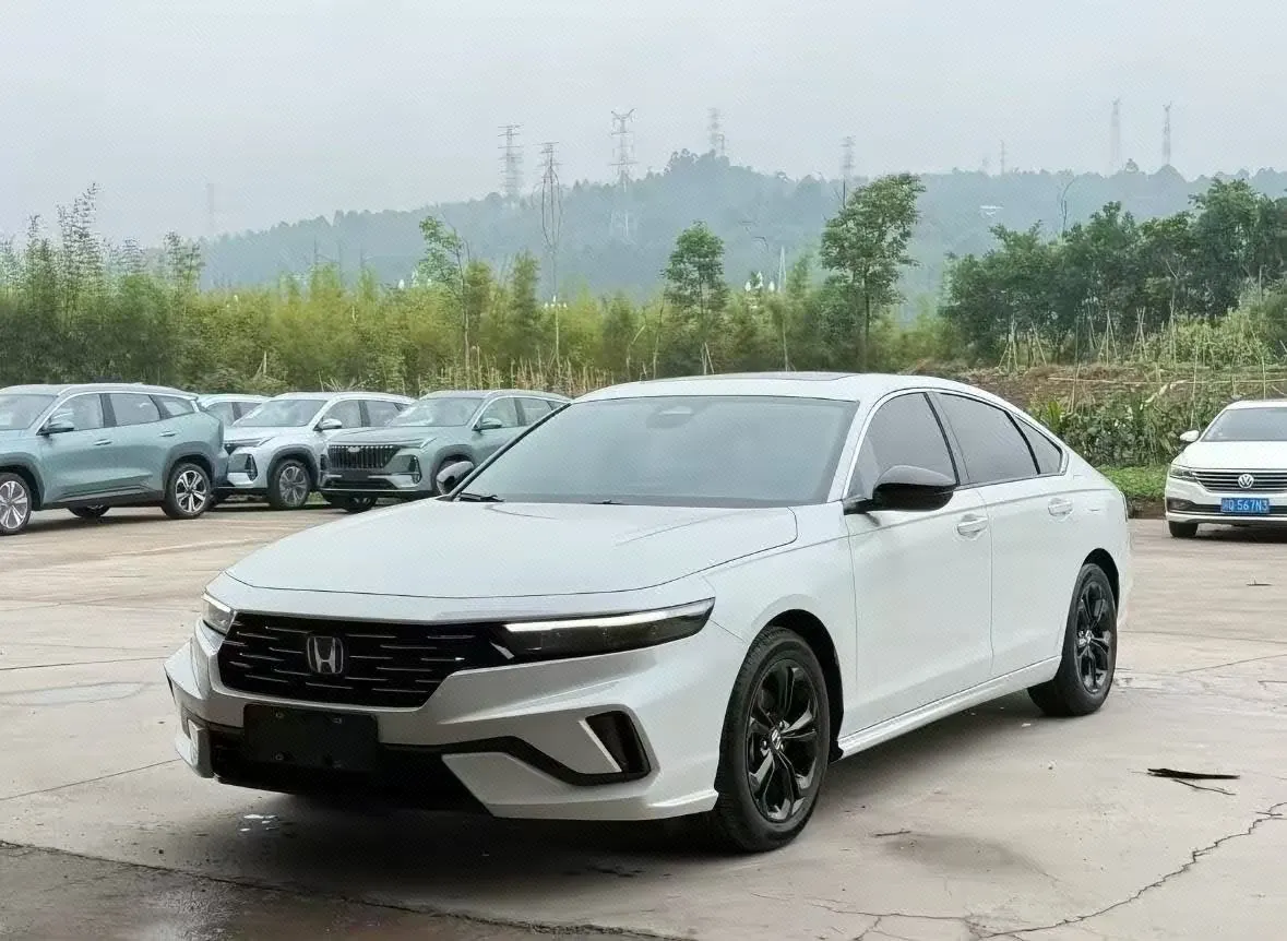 Открыть галерею: Honda 2026 11th Generation Accord 1.5T Stepless 260TURBO Sports Series Deluxe Automatic Gear