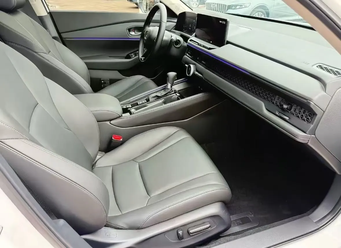 Honda 2026 11th Generation Accord 1.5T Stepless 260TURBO Sports Series Deluxe Automatic Gear 4