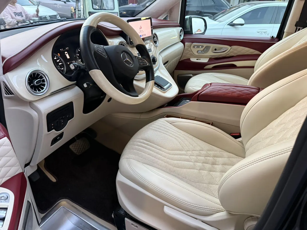 Mercedes Benz 2020 Vito 2.0T Elite Edition 7-seat Automatic Gear 8