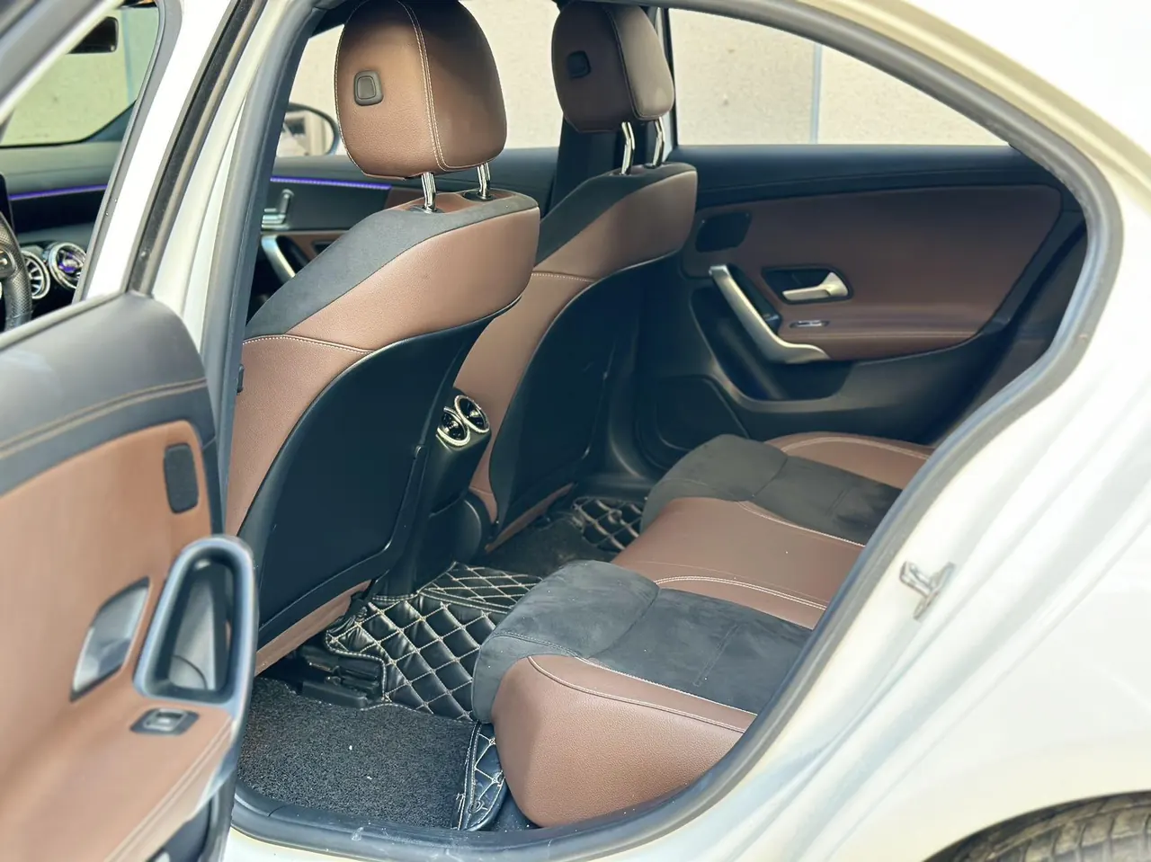 Mercedes Benz Class A 2020 A 200 L 1.3T Fashion (Modified) Automatic Gear 4