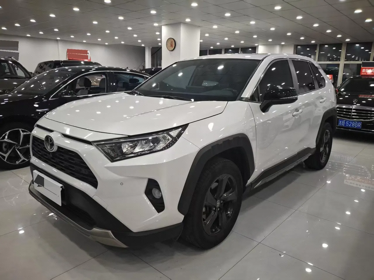 Open image lightbox: Toyota 2022 RAV4 Rongfeng 2.0 Stepless Four-wheel Drive Fashion Plus Edition Automatic Gear