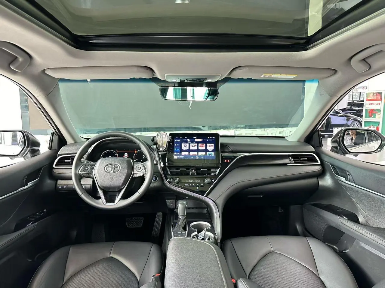 Toyota 2023 Camry 2.5G Deluxe Edition Automatic Gear 5