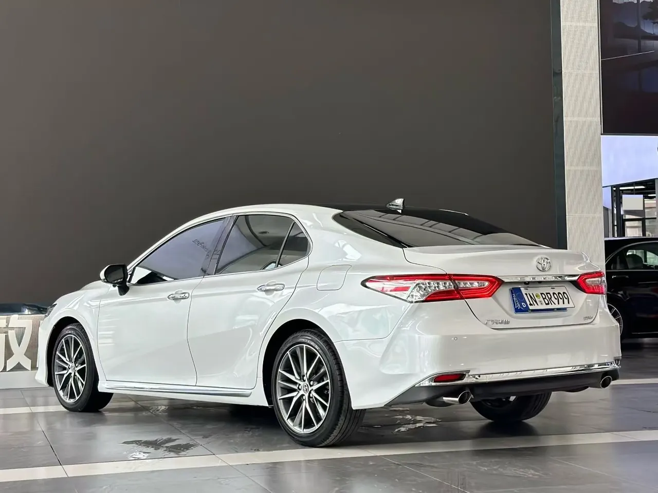 Toyota 2023 Camry 2.5G Deluxe Edition Automatic Gear 9