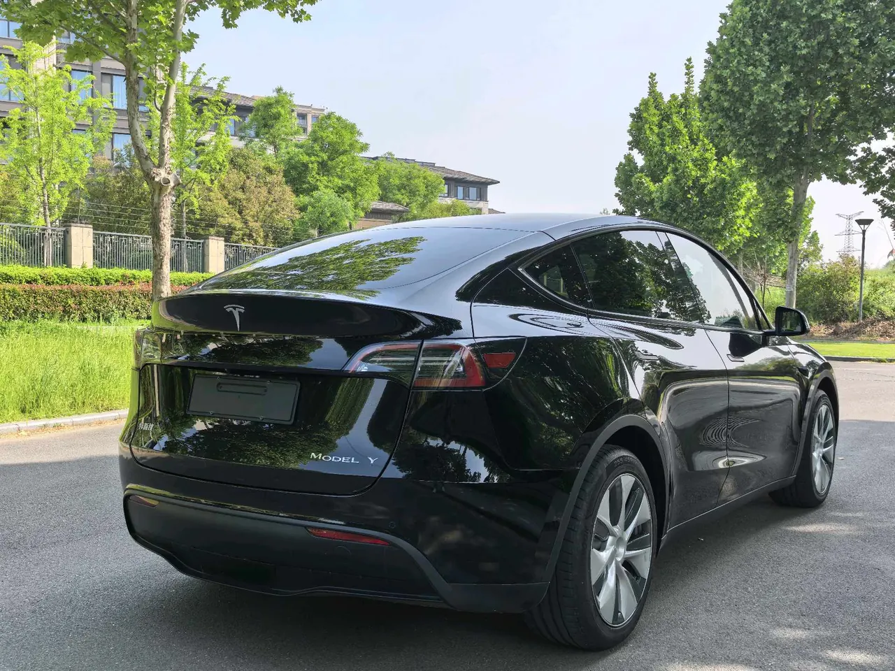 Tesla 2022 Model Y rear-wheel drive version (facelift) automatic gear 2