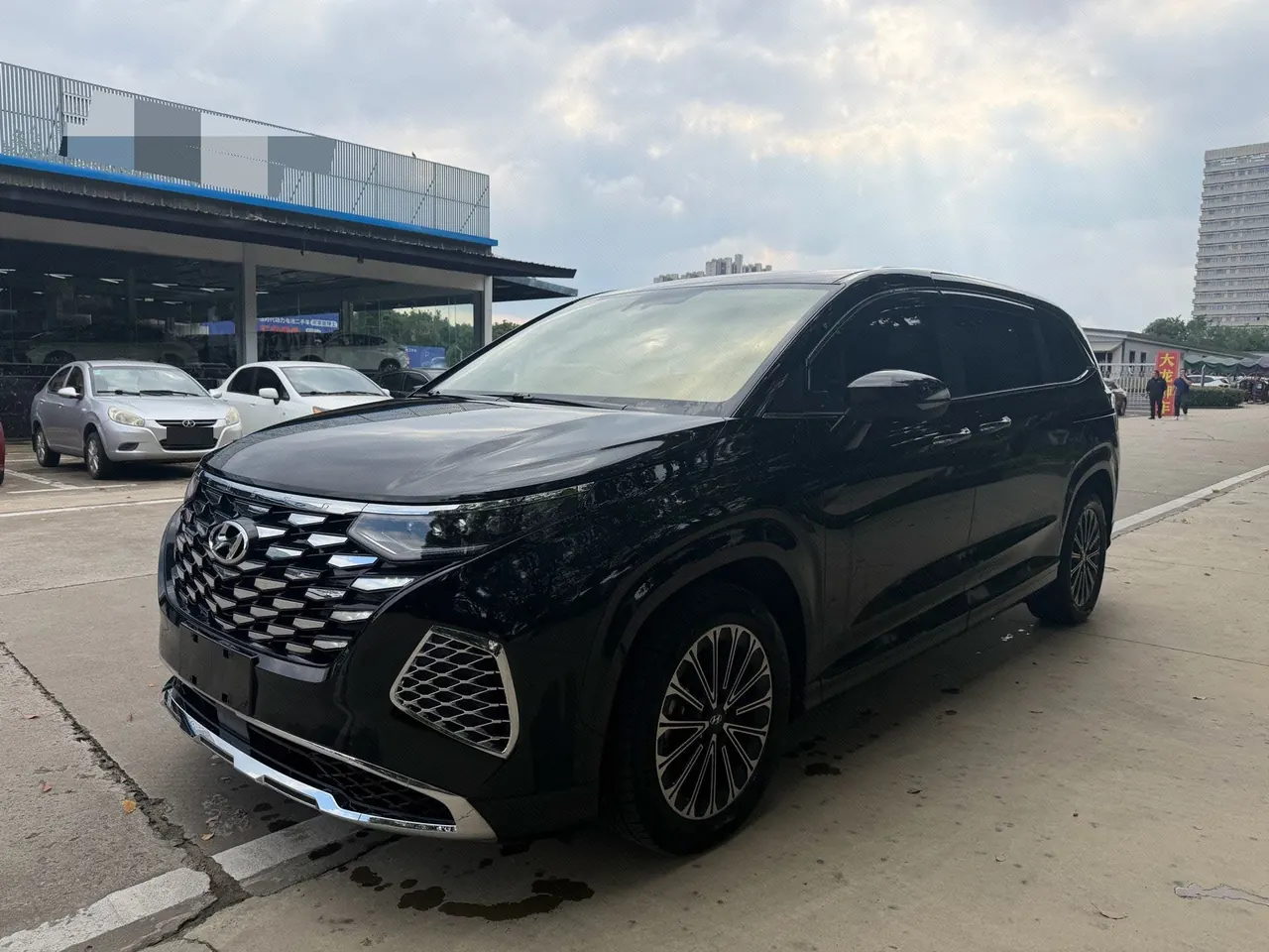 Open image lightbox: Hyundai 2024 Kusto 1.5TGDi 270TGDi LUX Premium Edition Automatic Gear