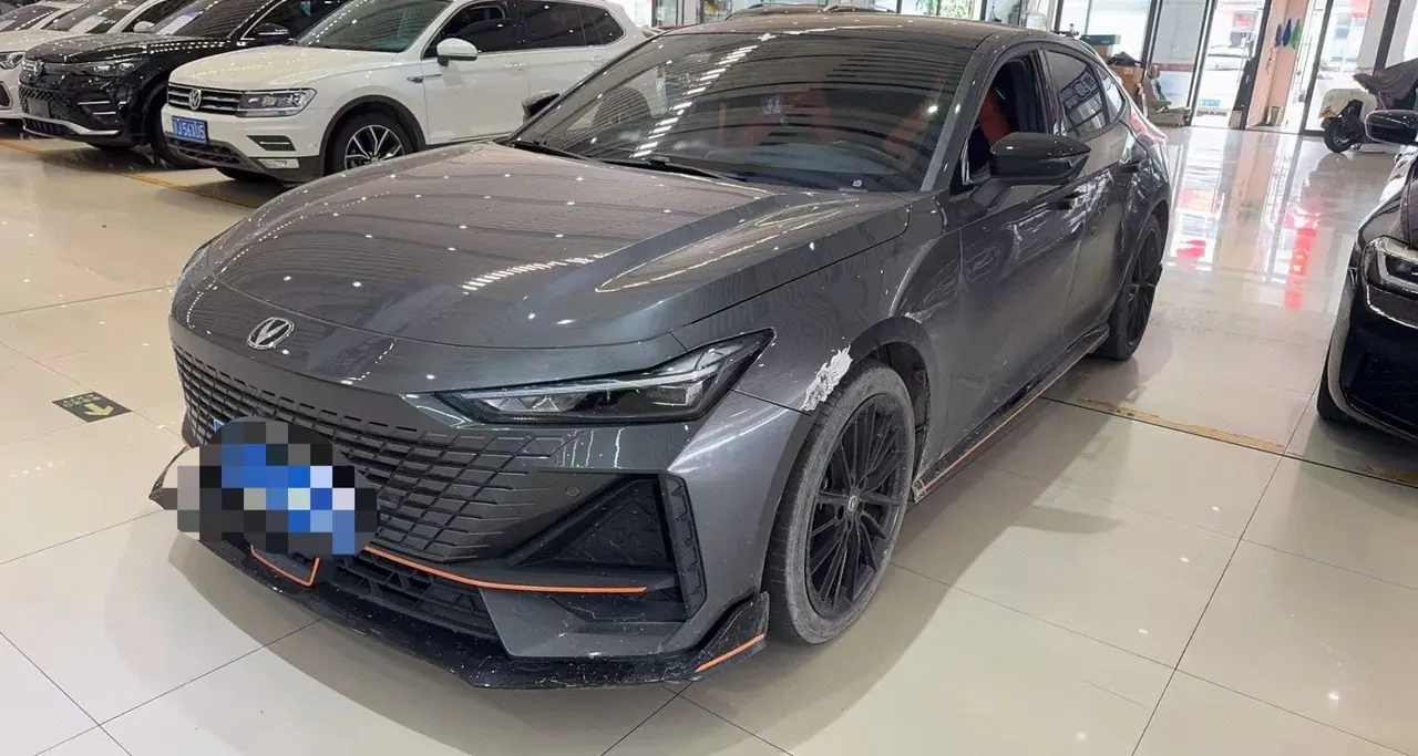 Open image lightbox: ChangAn 2023 UNI-V 1.5T Sports Edition Automatic