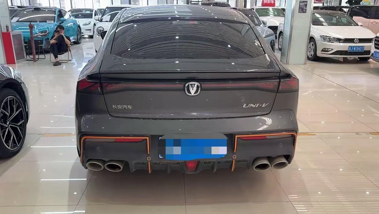 ChangAn 2023 UNI-V 1.5T Sports Edition Automatic 4