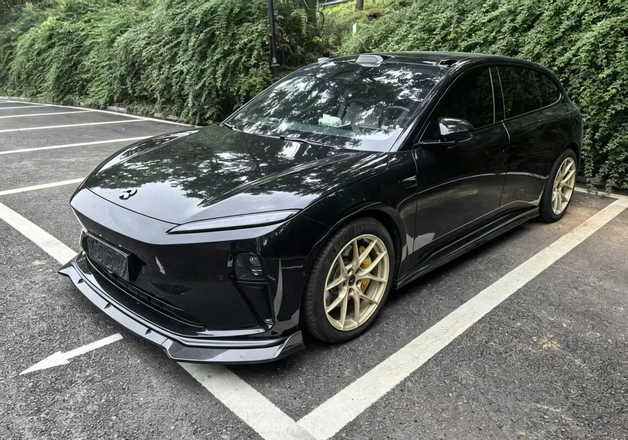 Открыть галерею: NIO 2024 ET5T 75kWh Touring automatic