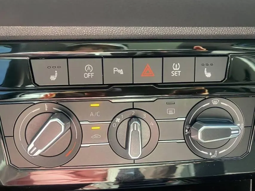 Jetta 2022 Jetta VS7 1.4T Panda Edition Pleasant Edition Pro Automatic Gear 8