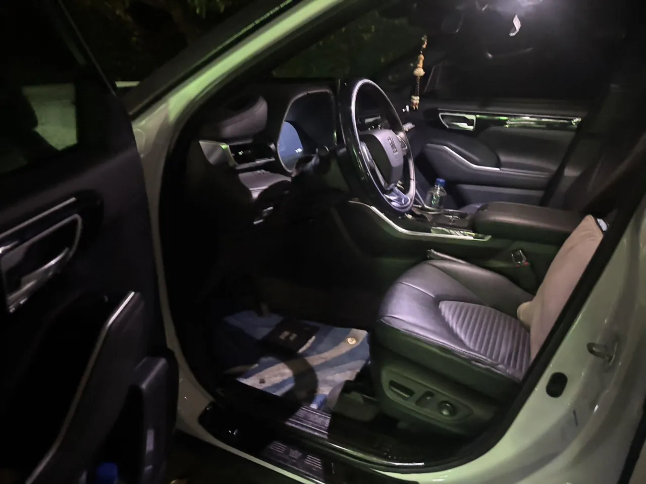 Toyota 2022 Crown Land Release 2.5 Stepless Four-wheel Drive Premium Edition Automatic Gear 7
