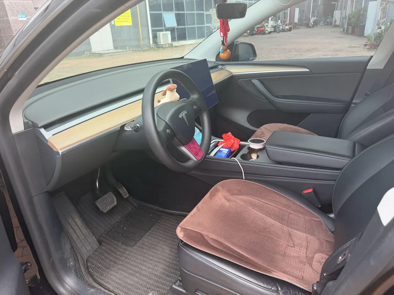 Tesla 2021 Model Y Standard Endurance Rear Drive Automatic Gear 2
