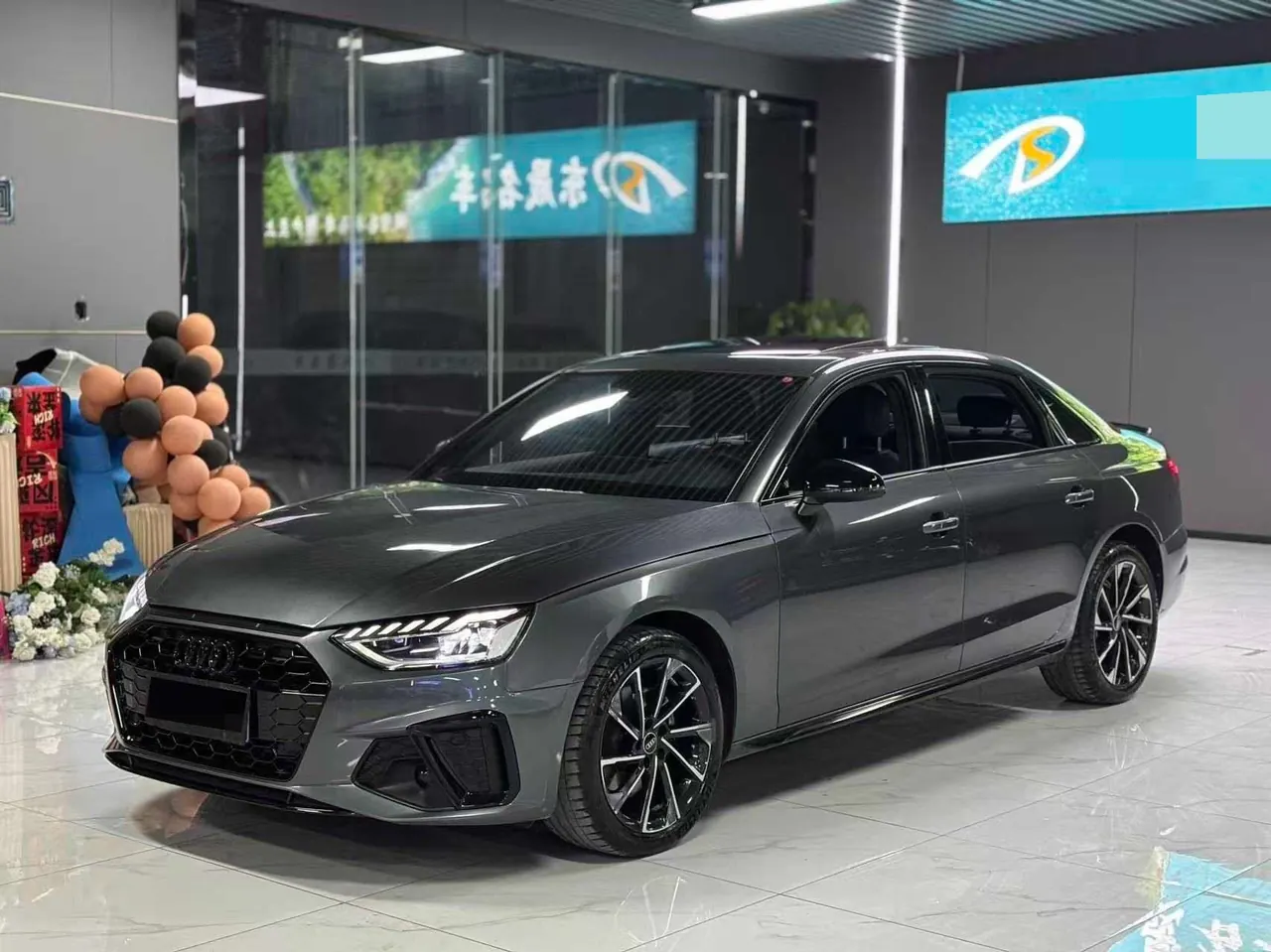 Audi 2023 A4L 2.0TFSI 40TFSI Deluxe Dynamic Automatic 2