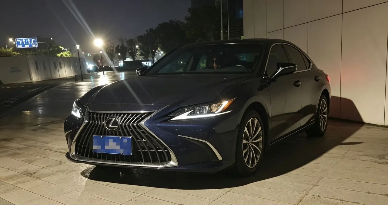 Open image lightbox: Lexus ES (Imported) 2023 ES200 2.0 Stepless Premium Edition Automatic Gear