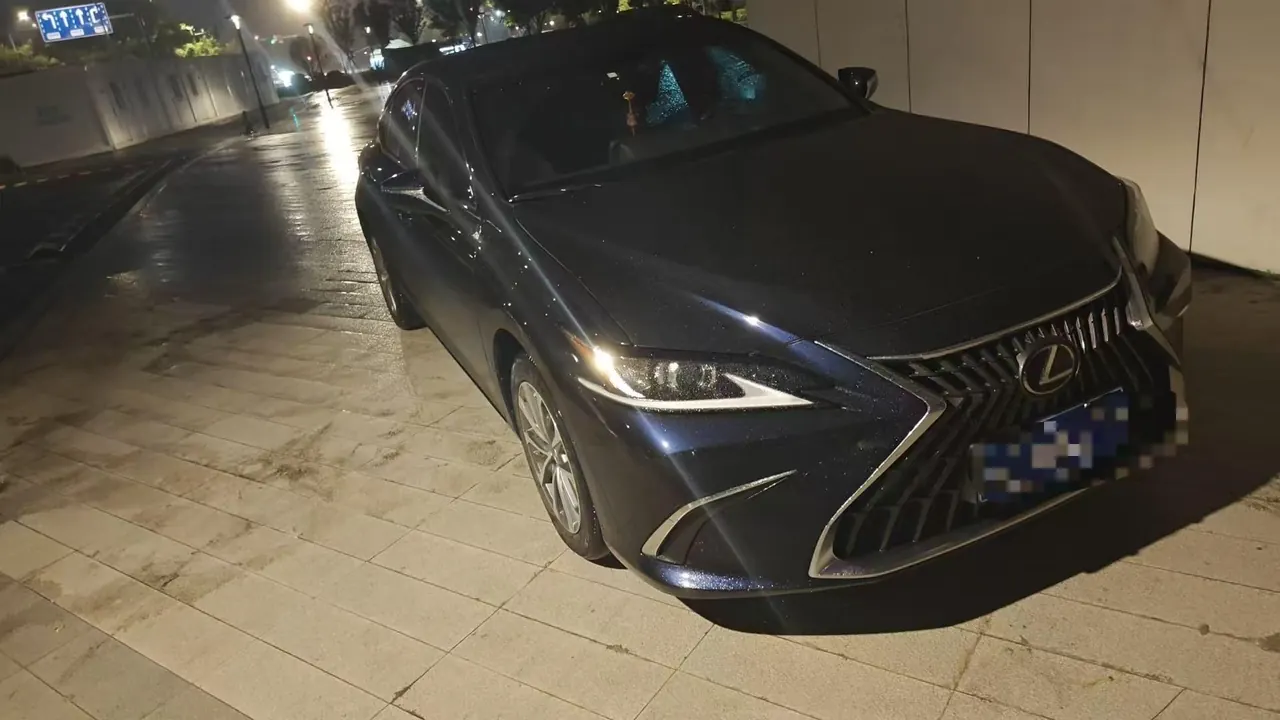 Lexus ES (Imported) 2023 ES200 2.0 Stepless Premium Edition Automatic Gear 2