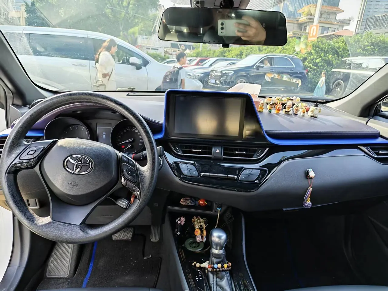 Toyota 2020 C- HR 2.0 stepless leading version of automatic gear 2