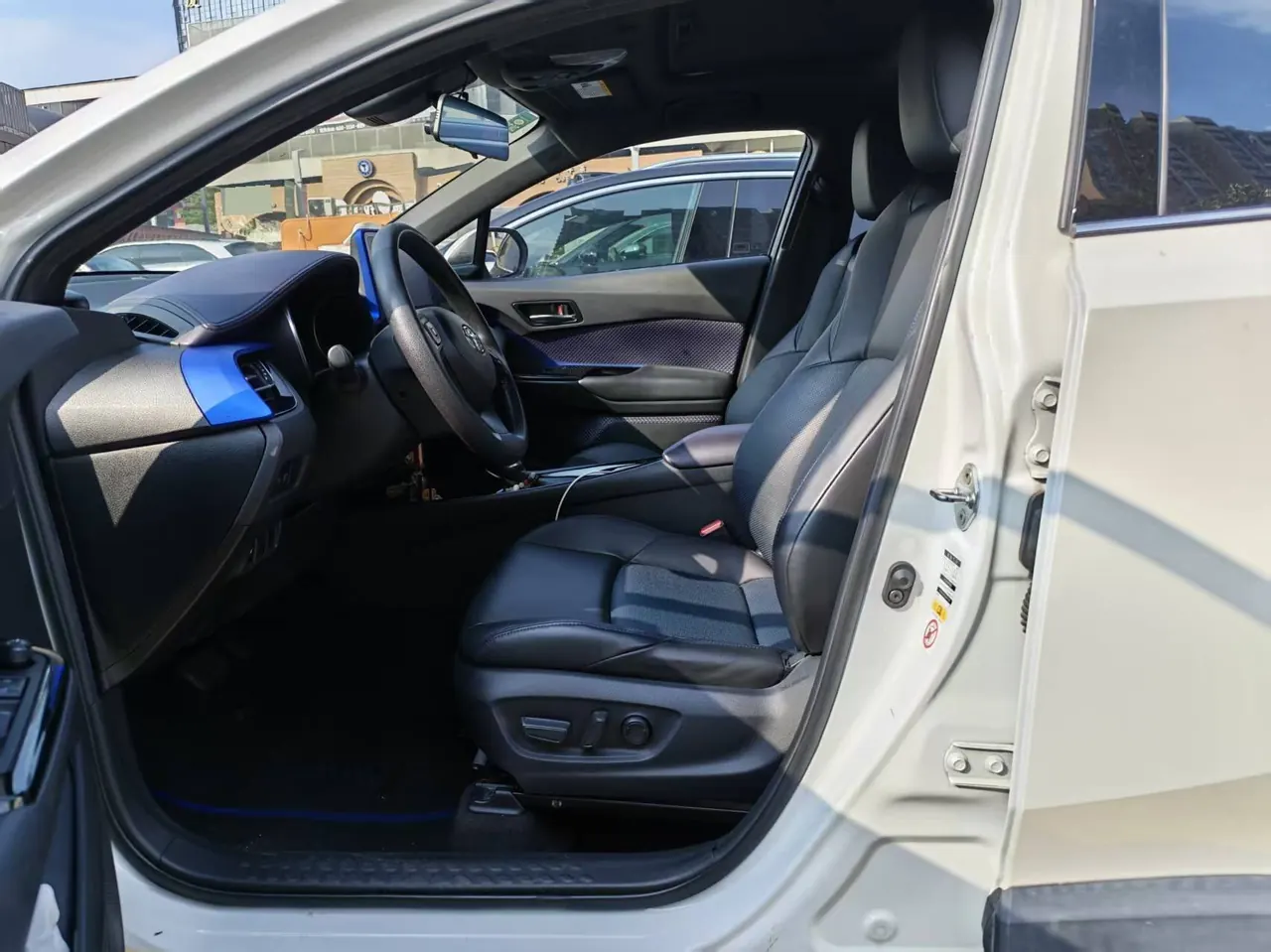 Toyota 2020 C- HR 2.0 stepless leading version of automatic gear 3