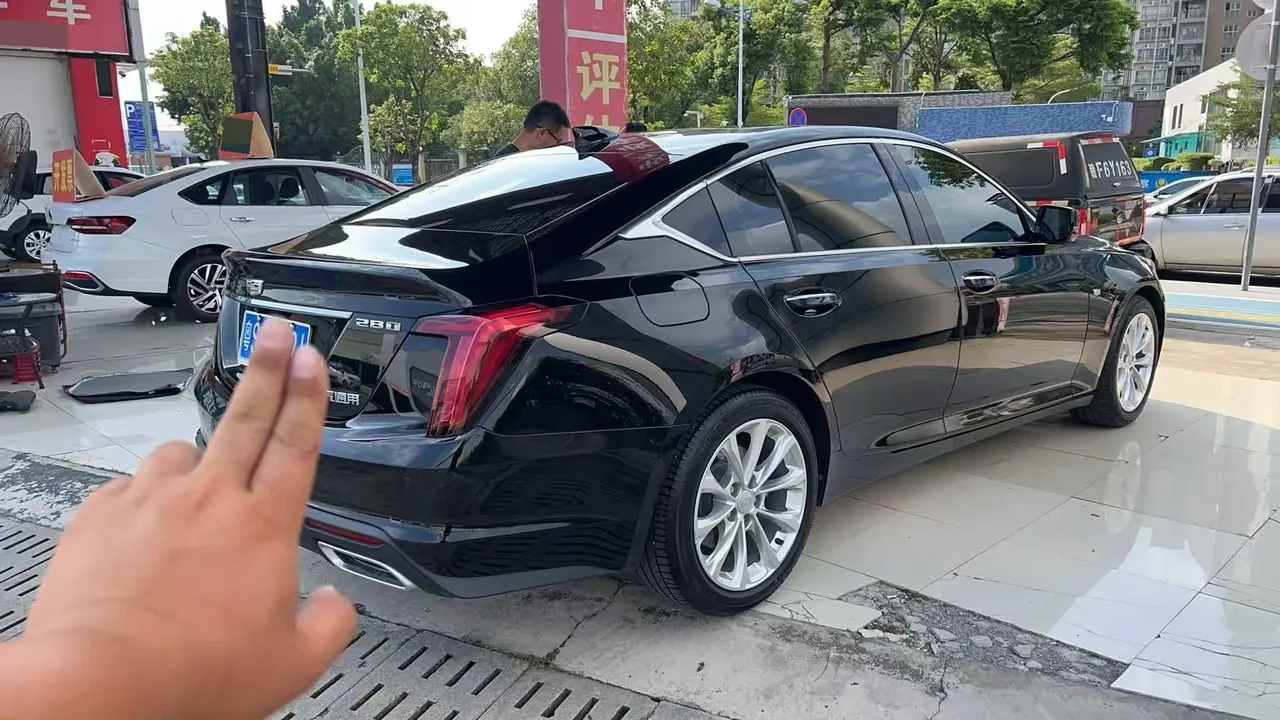 Cadillac 2023 CT5 2.0T 28T Luxury (Standard Edition) Automatic Gear 2