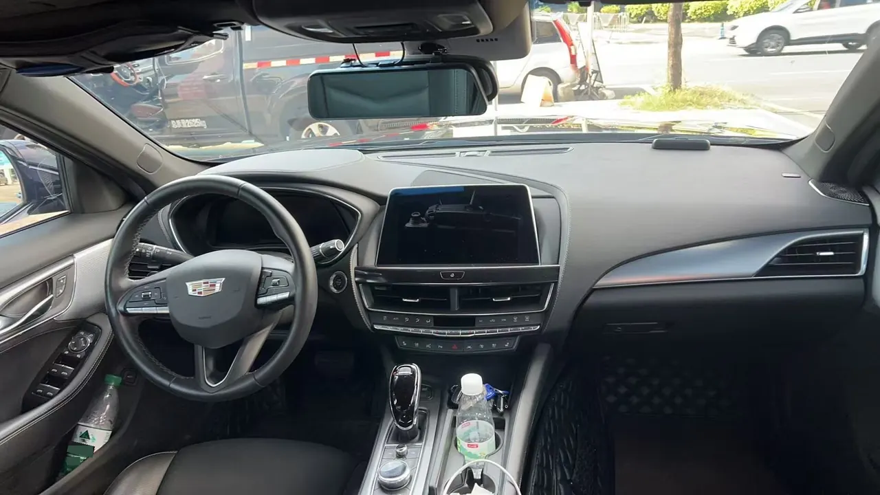 Cadillac 2023 CT5 2.0T 28T Luxury (Standard Edition) Automatic Gear 3