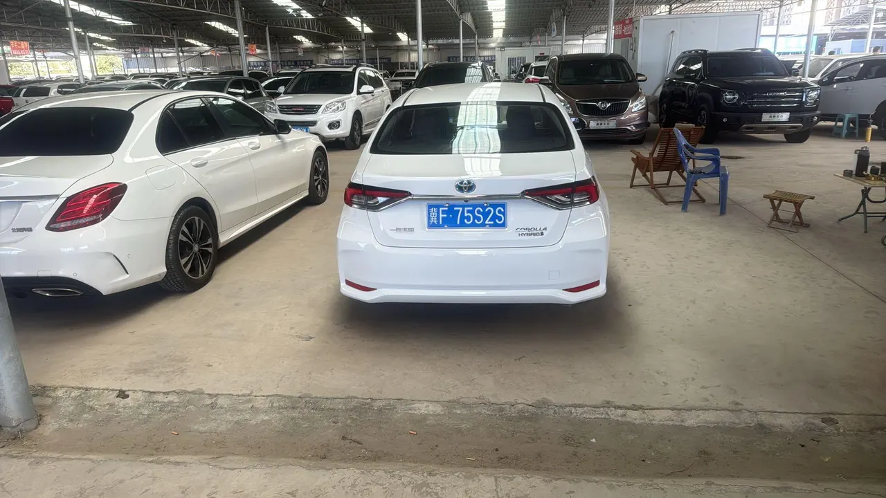 Toyota 2023 Corolla Double Engine 1.8 Stepless Intelligent Electric Hybrid Elite Automatic Gear 2