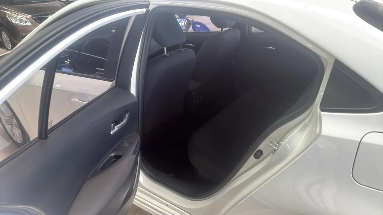 Toyota 2023 Corolla Double Engine 1.8 Stepless Intelligent Electric Hybrid Elite Automatic Gear 4