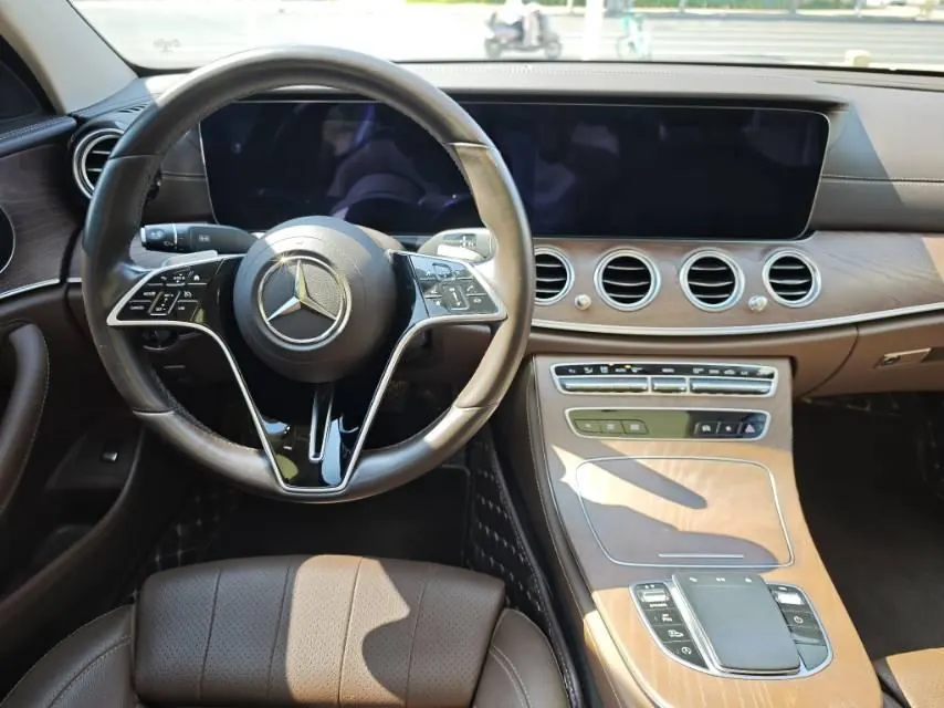 Mercedes Benz E Class 2022 E 260 L 2.0T Automatic 10