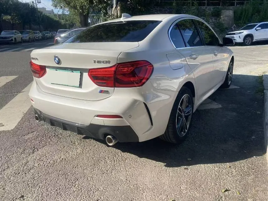 BMW 1 Series 2022 120i 1.5T M Sports Edition Automatic Gear 5