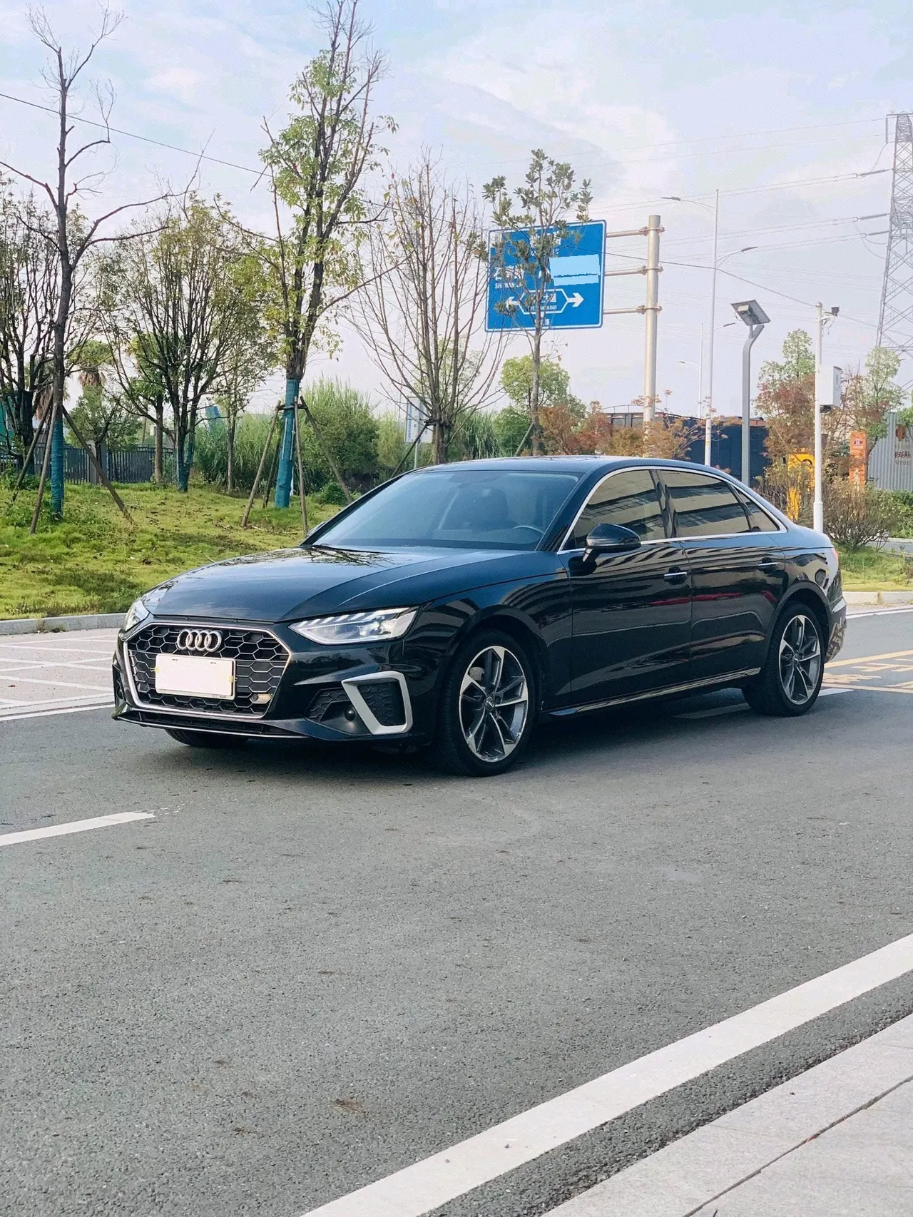 Open image lightbox: Audi 2020 A4L 2.0TFSI 40TFSI Fashion Dynamic Automatic