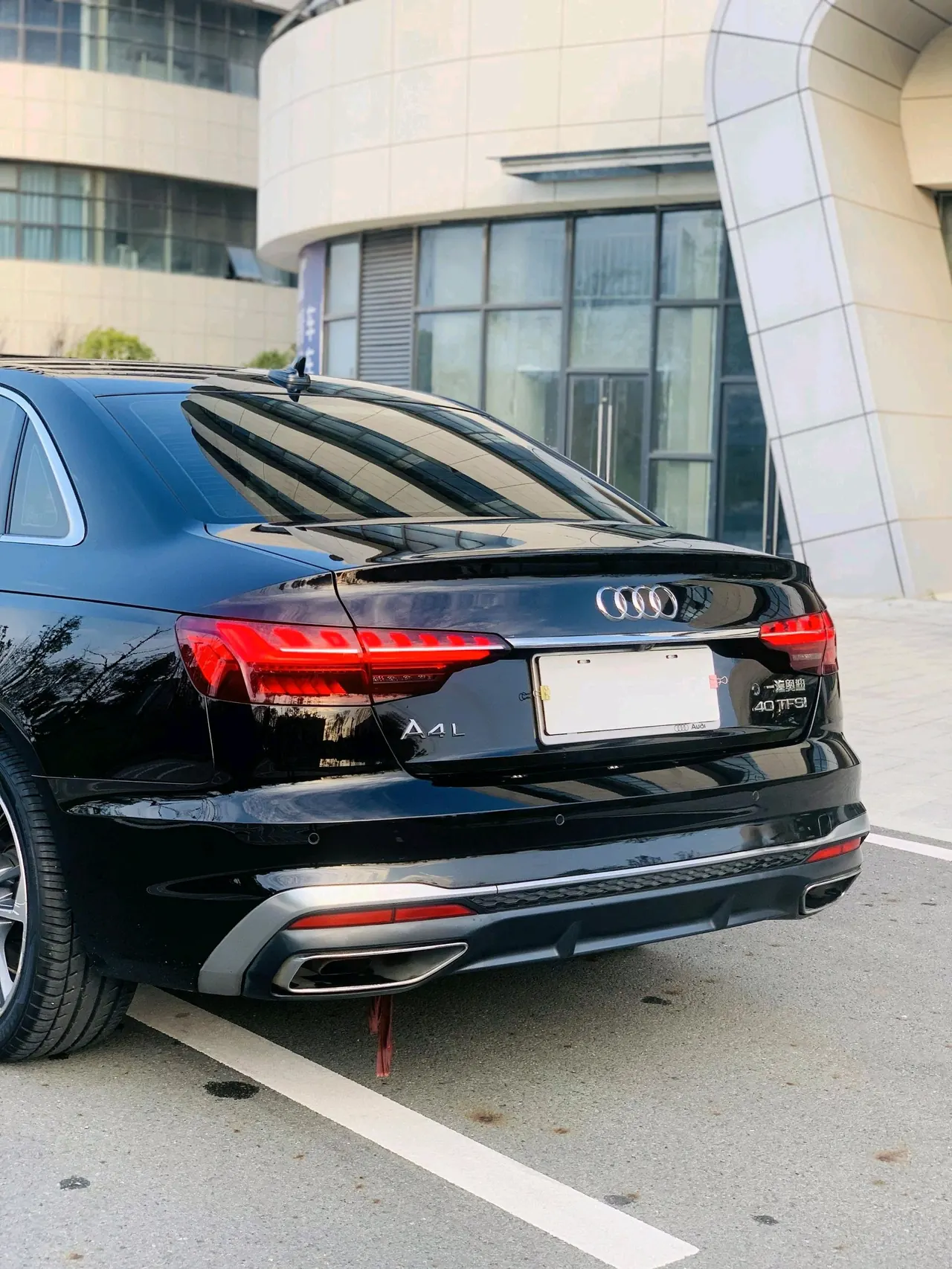 Audi 2020 A4L 2.0TFSI 40TFSI Fashion Dynamic Automatic 3