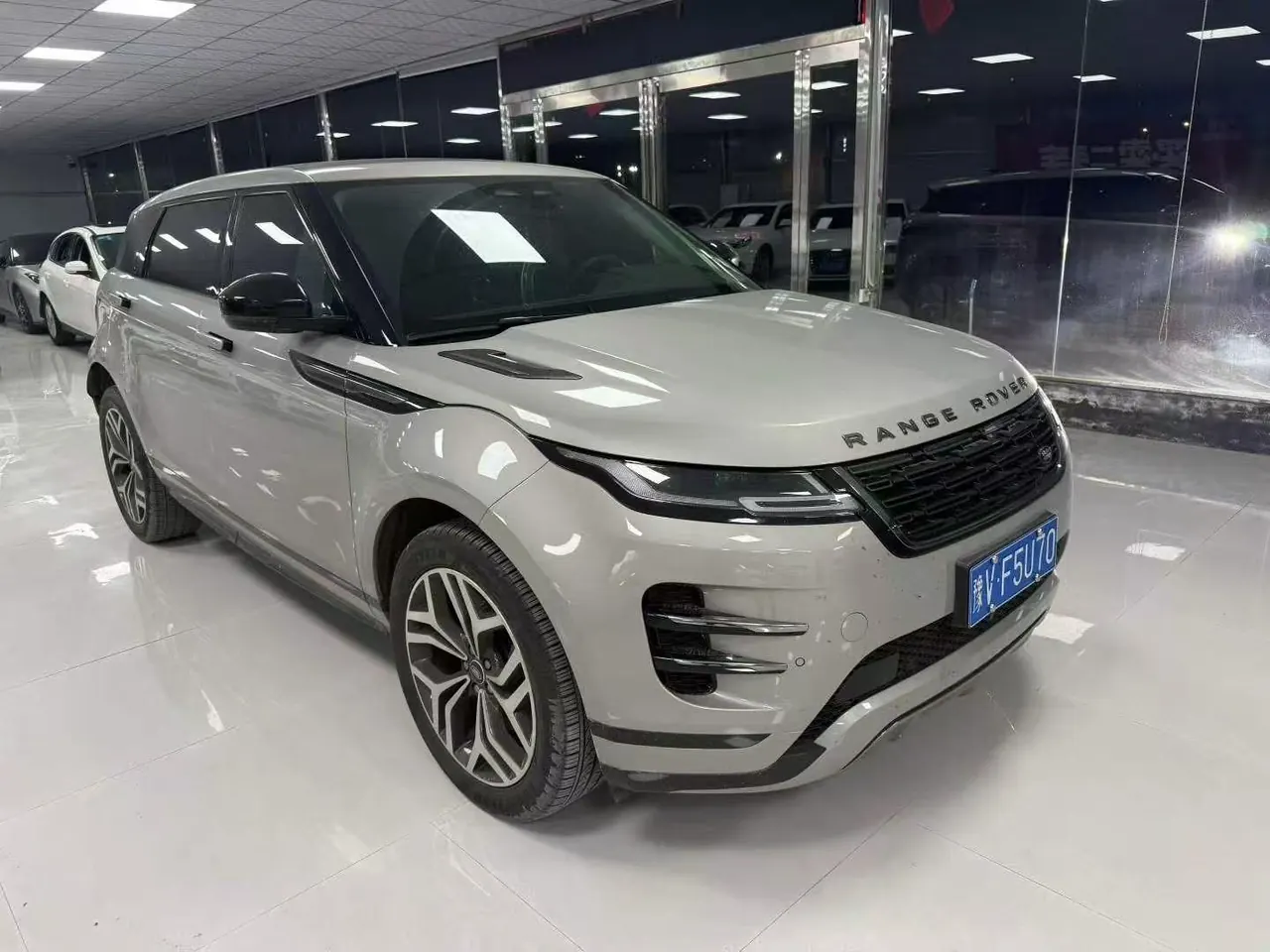 Land Rover 2024 evoque L 48V 2.0T 249PS automatic gear 2