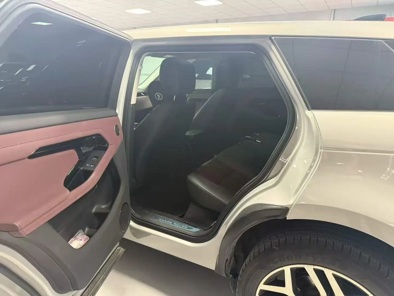 Land Rover 2024 evoque L 48V 2.0T 249PS automatic gear 5