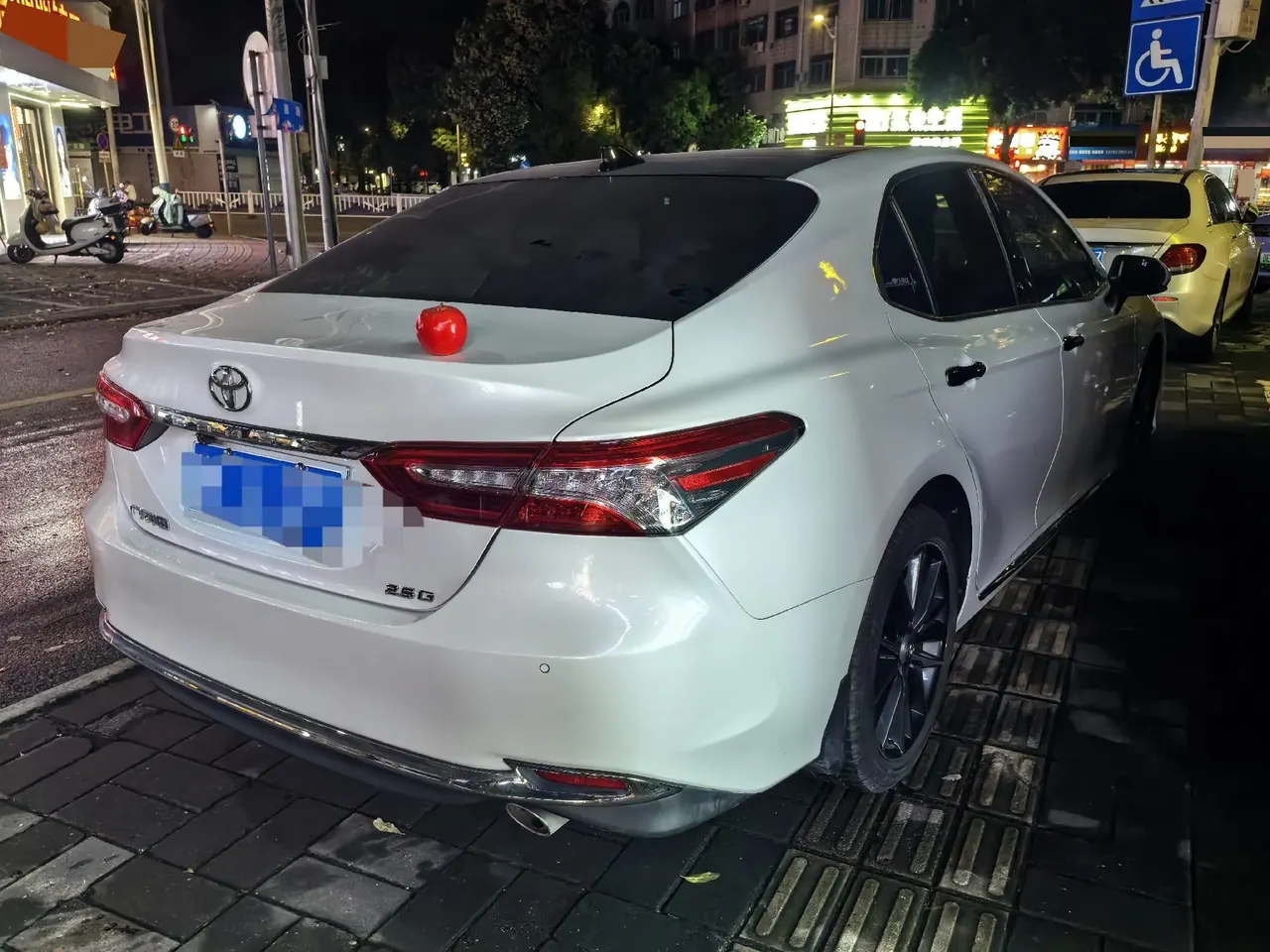 Toyota 2023 Camry 2.5G Deluxe Edition Automatic Gear 4
