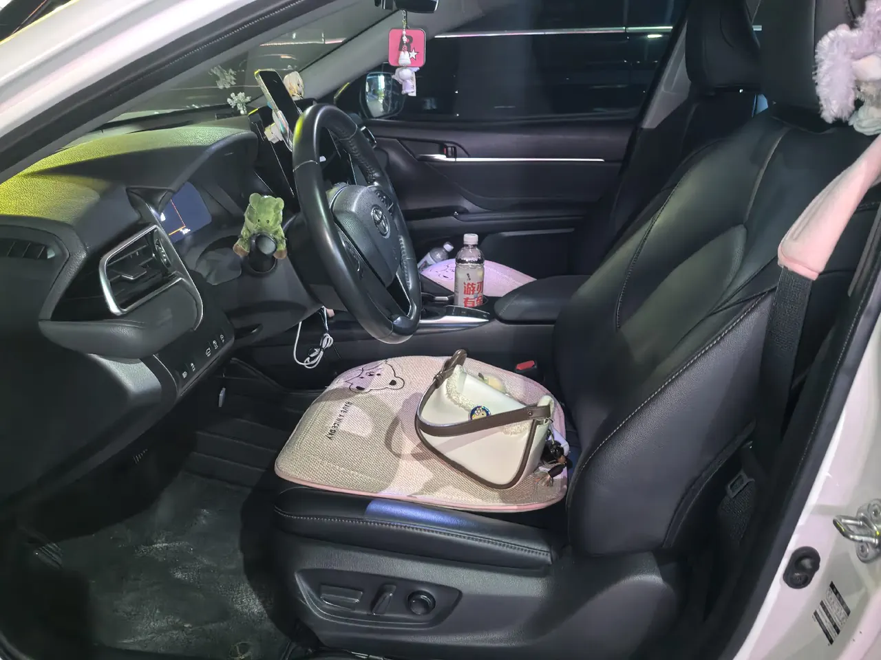 Toyota 2023 Camry 2.5G Deluxe Edition Automatic Gear 6