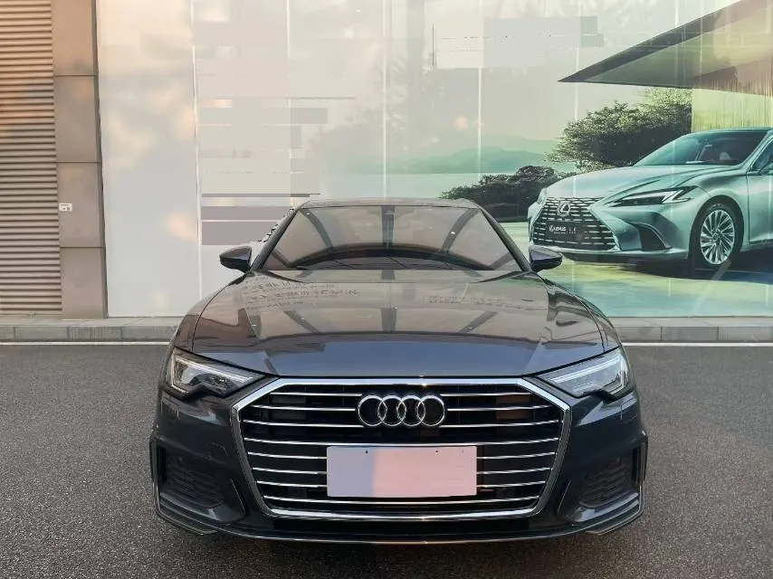 Audi 2021 A6L 2.0TFSI 45TFSI into the life version of automatic gear 2