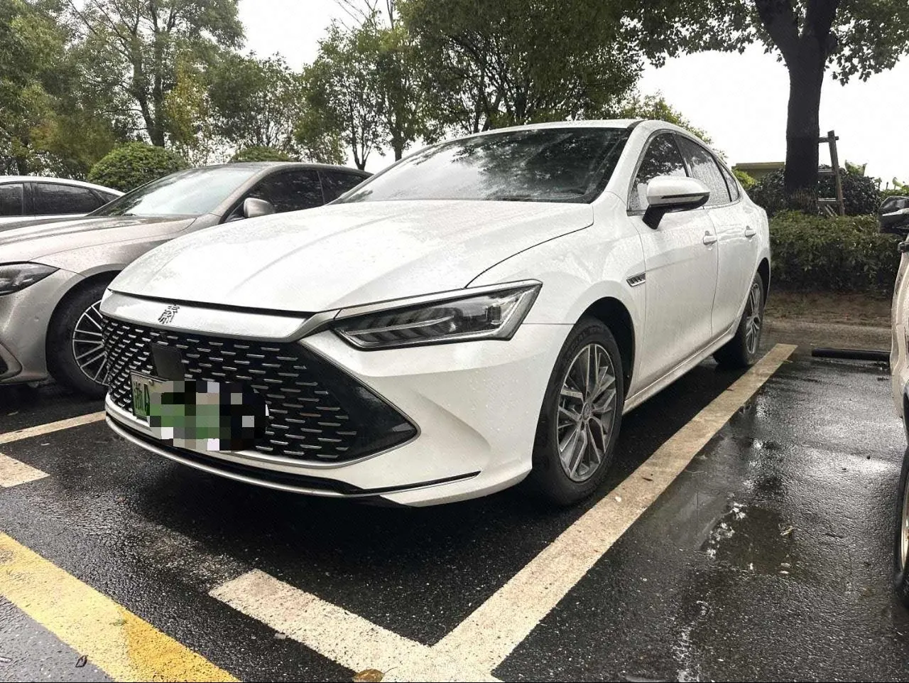 Open image lightbox: BYD 2023 Qin PLUS DM-i 1.5 stepless champion version Exceed 120KM automatic gear