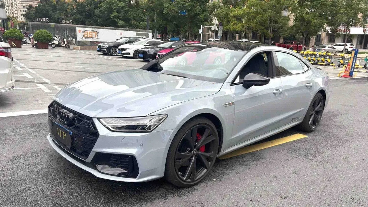 Открыть галерею: Audi 2024 A7L 2.0TFSI 45TFSI Quattro RS Kit Racing Edition Automatic