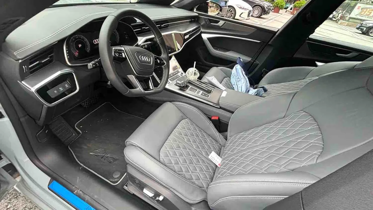 Audi 2024 A7L 2.0TFSI 45TFSI Quattro RS Kit Racing Edition Automatic 4