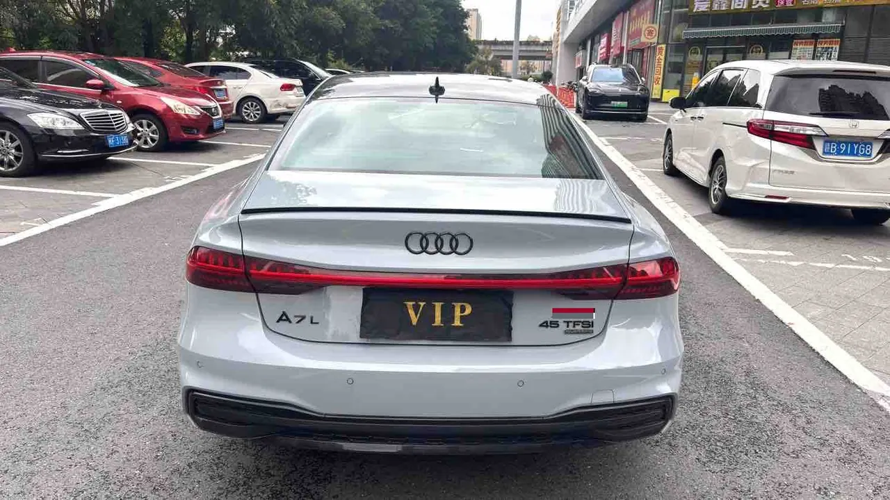 Audi 2024 A7L 2.0TFSI 45TFSI Quattro RS Kit Racing Edition Automatic 9