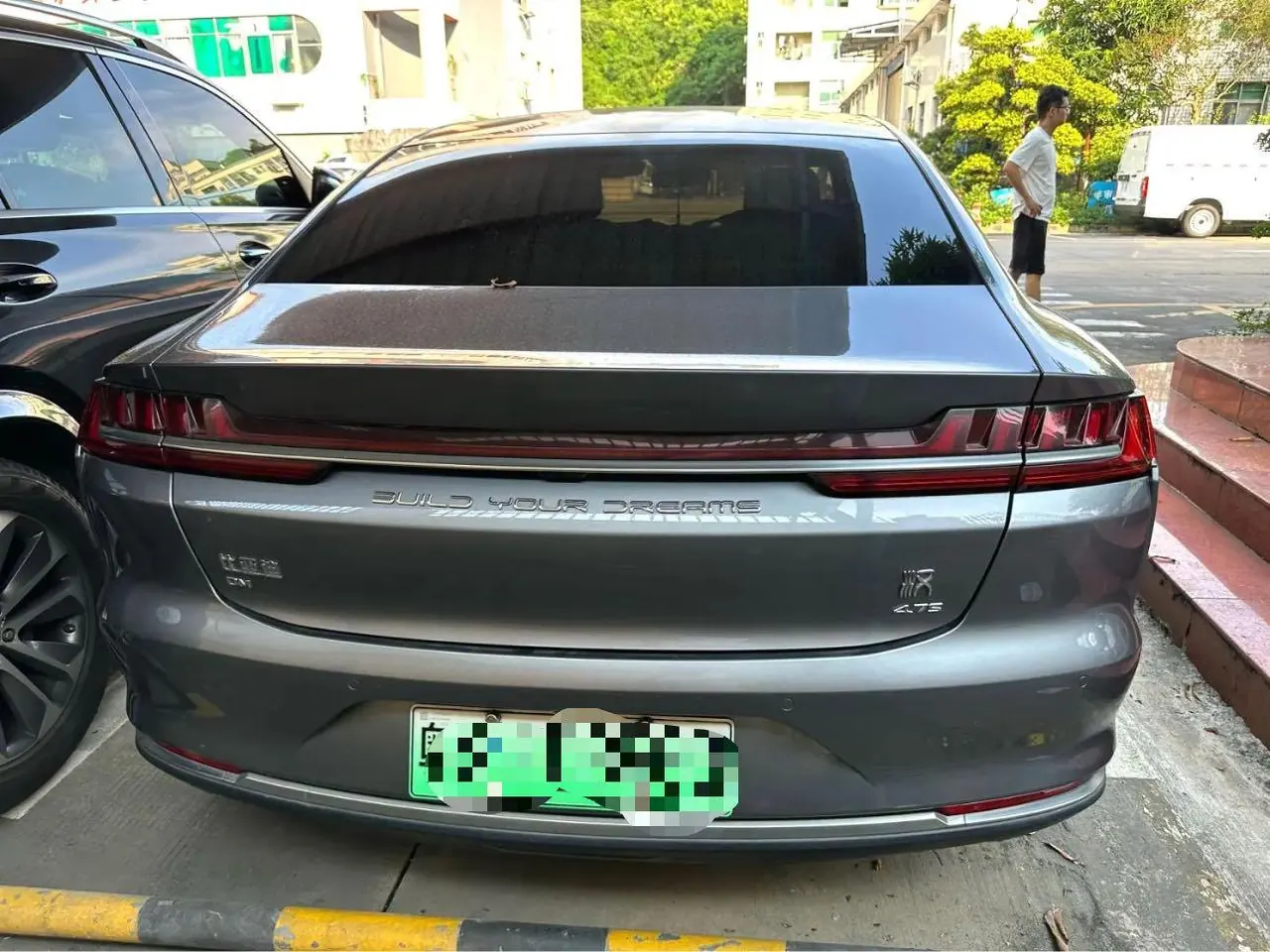 BYD 2020 Han DM 2.0T four-wheel drive performance version luxury automatic gear 3