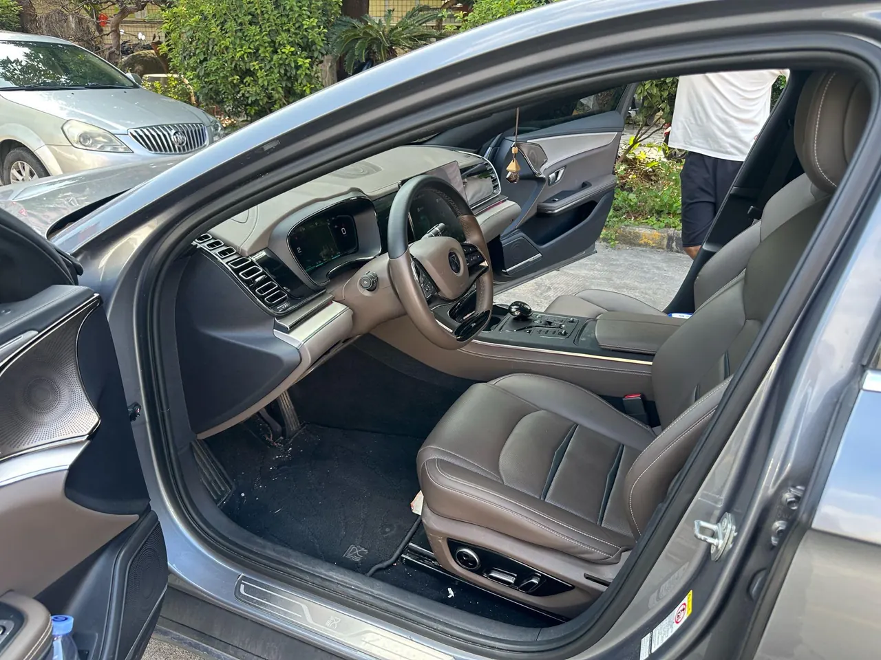 BYD 2020 Han DM 2.0T four-wheel drive performance version luxury automatic gear 4
