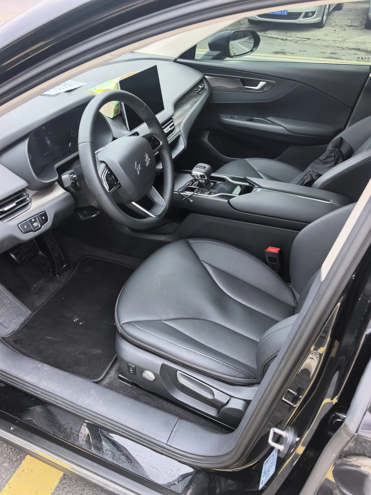 HongQi 2023 E-QM5 Basic Travel Edition (Modified) Automatic Gear 2