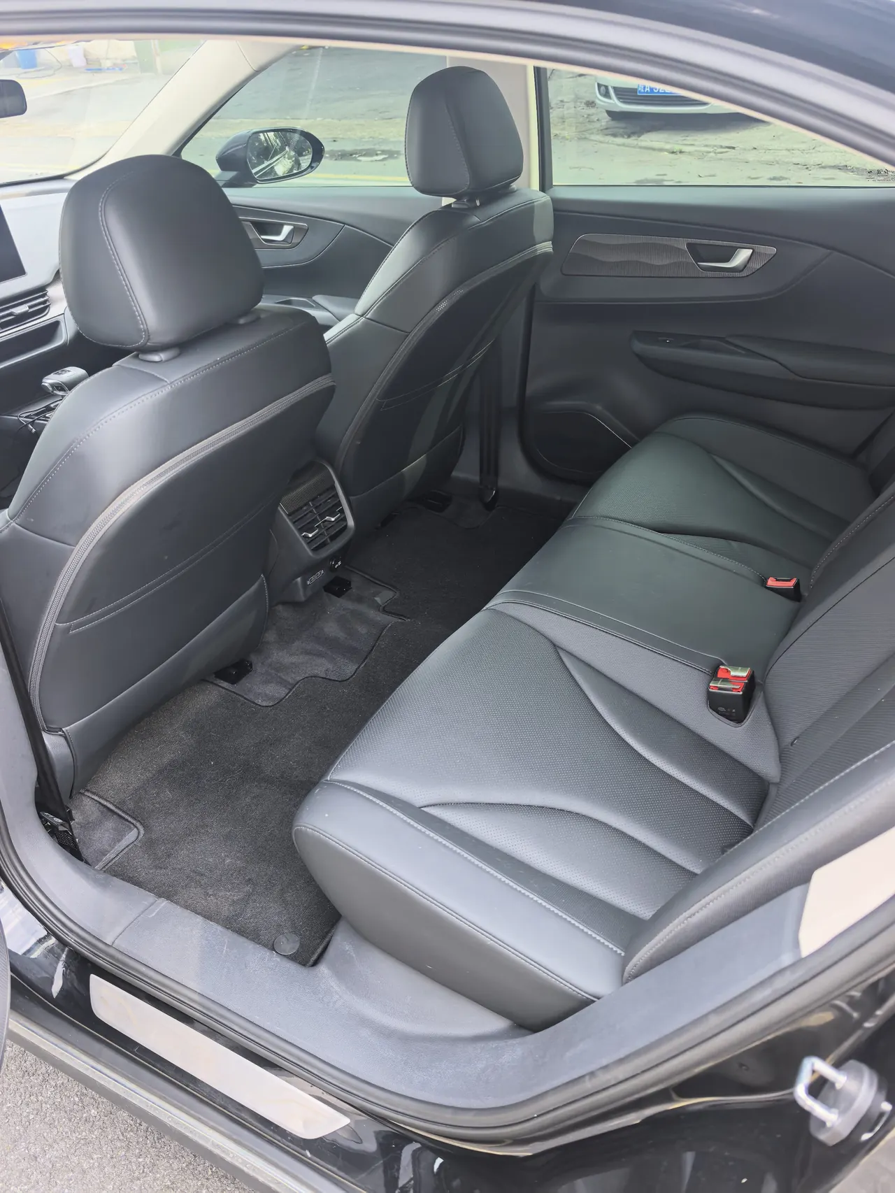 HongQi 2023 E-QM5 Basic Travel Edition (Modified) Automatic Gear 3