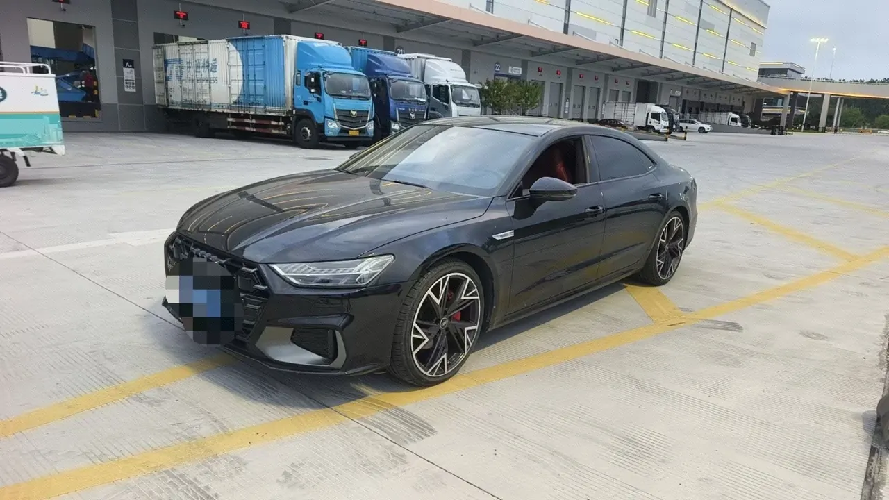 Открыть галерею: Audi 2024 A7L 2.0TFSI 45TFSI Quattro Black Samurai Edition Automatic Gear