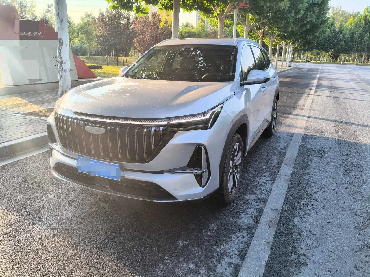 Открыть галерею: Geely 2026 Boyue L 1.5TD Small Blue Light Edition Automatic Gear