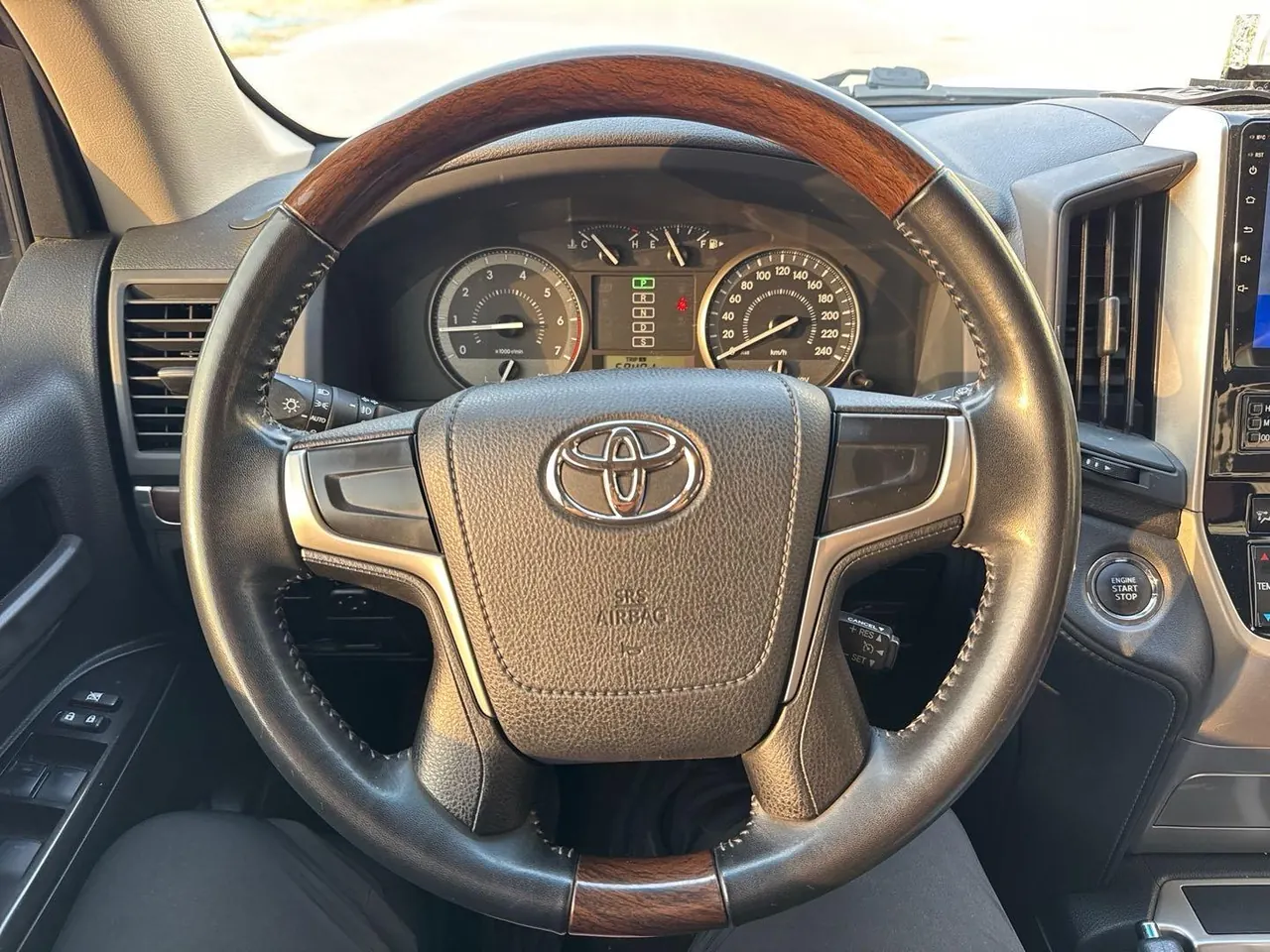 Toyota Land Cruiser (Imported) 2020 Land Cruiser 4.0 Middle East Manual 2