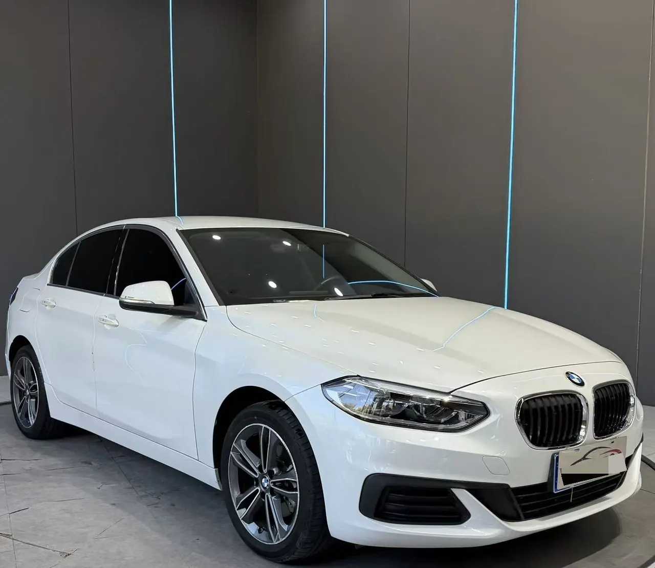 BMW 1 Series 2020 120i 1.5T Fashion Automatic 3