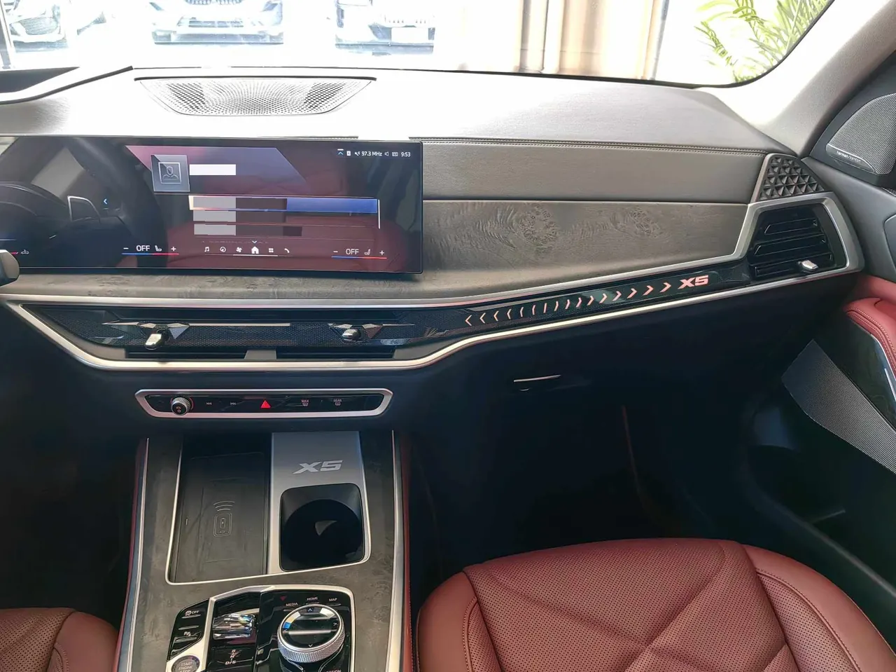 BMW 2023 X5 xDrive30Li 48V 2.0T exclusive m sports obsidian night suit automatic gear 10